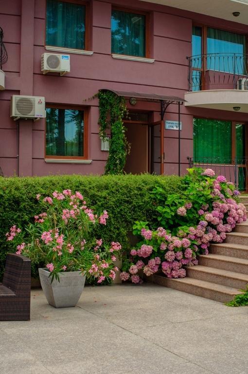 Purple Star Apartments St Constantin et Helena Extérieur photo